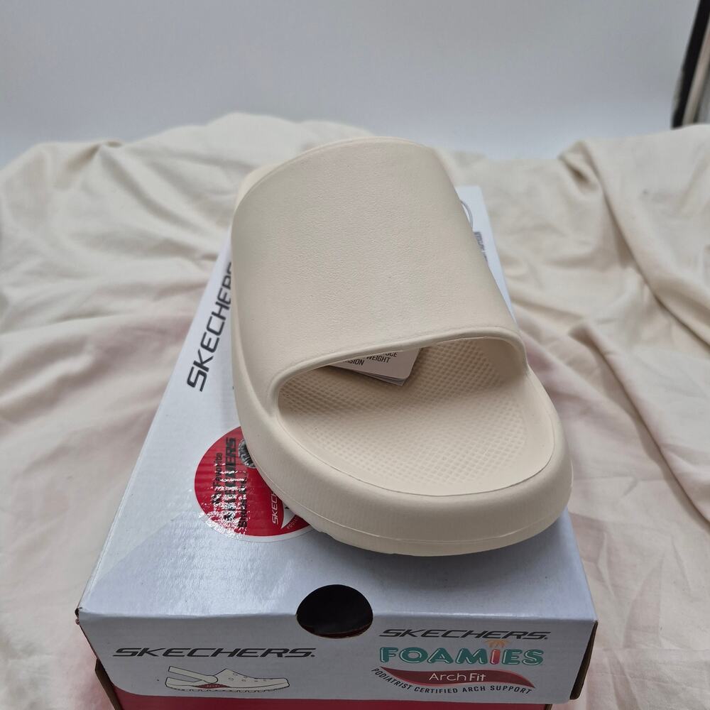 Skechers Foamies Arch Fit Slide Sandal in Cream - Picture 3 of 8